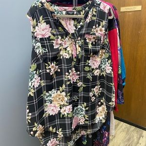 Cute light Torrid Shirt